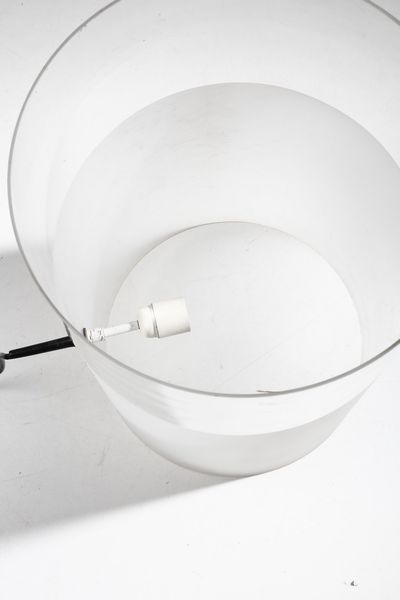 ROSATI GUIDO (n. 1970) : Lampada da tavolo Fatua per Fontana Arte  - Asta Asta 371 | DESIGN E ARTI DECORATIVE DEL NOVECENTO Online - Associazione Nazionale - Case d'Asta italiane