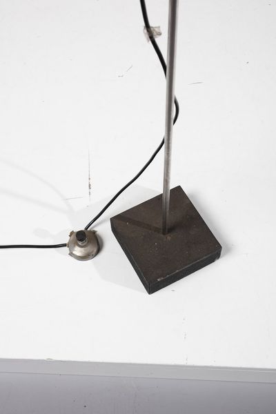 AGNOLI TITO (1931 - 2012) : attribuito. Lampada da terra per Oluce  - Asta Asta 371 | DESIGN E ARTI DECORATIVE DEL NOVECENTO Online - Associazione Nazionale - Case d'Asta italiane