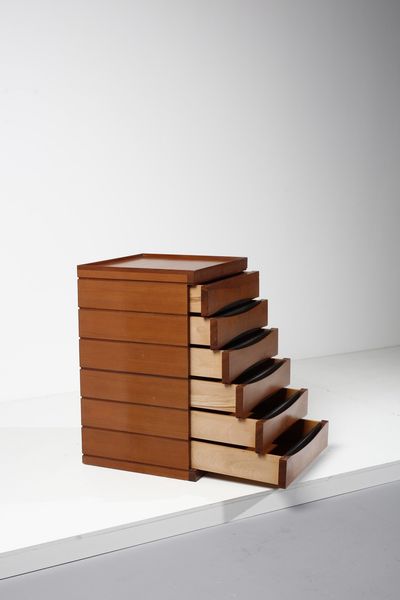 VODDER ARNE  (1926 - 2009) : Cassettiera  - Asta Asta 371 | DESIGN E ARTI DECORATIVE DEL NOVECENTO Online - Associazione Nazionale - Case d'Asta italiane