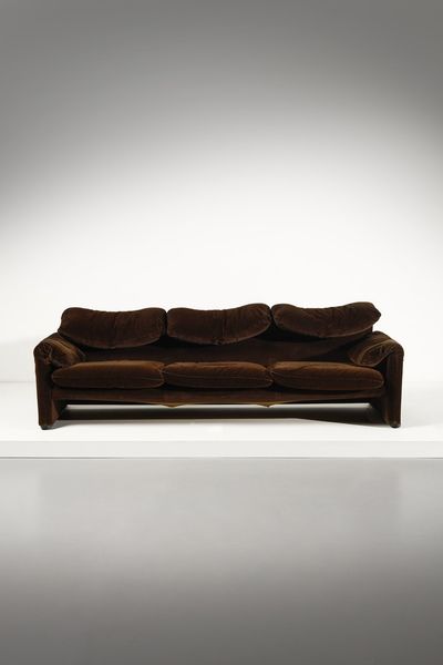 MAGISTRETTI VICO (1920 - 2006) : Divano Maralunga per Cassina  - Asta Asta 371 | DESIGN E ARTI DECORATIVE DEL NOVECENTO Online - Associazione Nazionale - Case d'Asta italiane