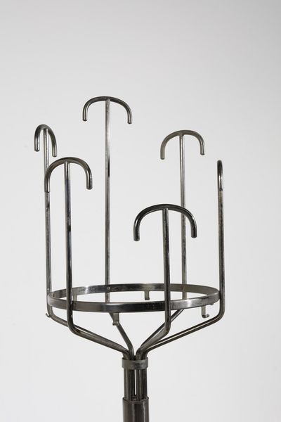 GRUPPO BBPR (n. 1932) : Appendiabiti Melpomene per Artemide  - Asta Asta 371 | DESIGN E ARTI DECORATIVE DEL NOVECENTO Online - Associazione Nazionale - Case d'Asta italiane