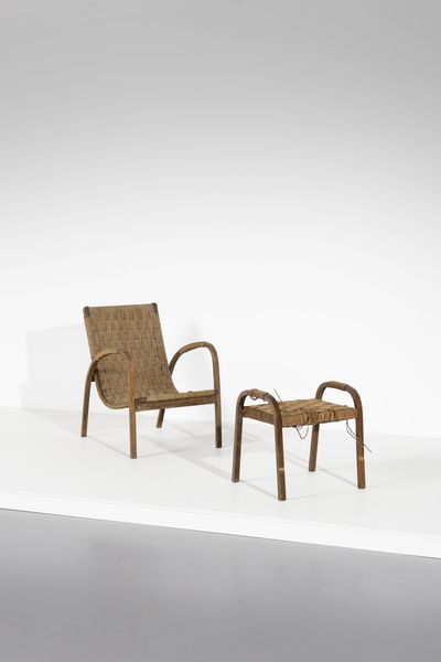 MANIFATTURA ITALIANA : Poltrona con poggiapiedi  - Asta Asta 371 | DESIGN E ARTI DECORATIVE DEL NOVECENTO Online - Associazione Nazionale - Case d'Asta italiane