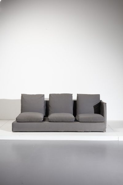 VIGANO' VITTORIANO (1919 - 1996) : Divano  - Asta Asta 371 | DESIGN E ARTI DECORATIVE DEL NOVECENTO Online - Associazione Nazionale - Case d'Asta italiane