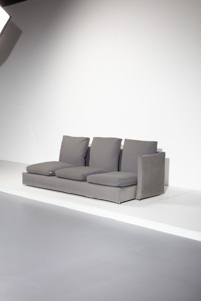 VIGANO' VITTORIANO (1919 - 1996) : Divano  - Asta Asta 371 | DESIGN E ARTI DECORATIVE DEL NOVECENTO Online - Associazione Nazionale - Case d'Asta italiane