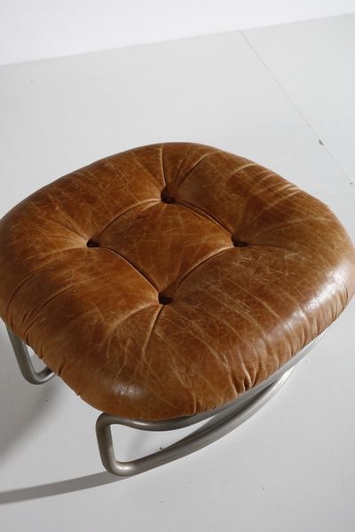 DE CARLI CARLO (1910 - 1999) : Poltrona 915 per Cinova  - Asta Asta 371 | DESIGN E ARTI DECORATIVE DEL NOVECENTO Online - Associazione Nazionale - Case d'Asta italiane