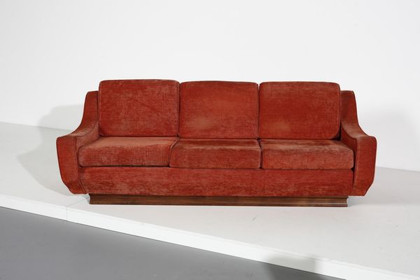 CINOVA : Divano con poltrona  - Asta Asta 371 | DESIGN E ARTI DECORATIVE DEL NOVECENTO Online - Associazione Nazionale - Case d'Asta italiane