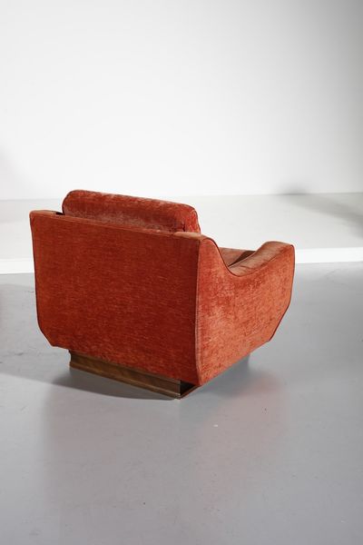 CINOVA : Divano con poltrona  - Asta Asta 371 | DESIGN E ARTI DECORATIVE DEL NOVECENTO Online - Associazione Nazionale - Case d'Asta italiane