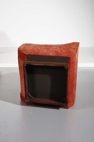 CINOVA : Divano con poltrona  - Asta Asta 371 | DESIGN E ARTI DECORATIVE DEL NOVECENTO Online - Associazione Nazionale - Case d'Asta italiane