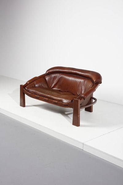 FRIGERIO LUCIANO (1928 - 1999) : nello s tile di. Divano  - Asta Asta 371 | DESIGN E ARTI DECORATIVE DEL NOVECENTO Online - Associazione Nazionale - Case d'Asta italiane