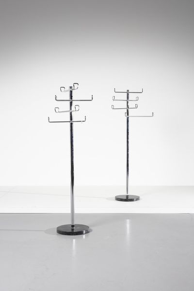 MANIFATTURA ITALIANA : Coppia di appendiabiti  - Asta Asta 371 | DESIGN E ARTI DECORATIVE DEL NOVECENTO Online - Associazione Nazionale - Case d'Asta italiane