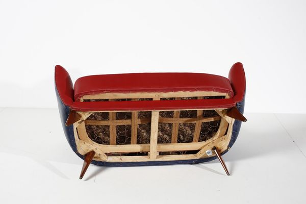 VERONESI GUGLIELMO (n. 1913) : Divanetto con coppia di poltrone  - Asta Asta 371 | DESIGN E ARTI DECORATIVE DEL NOVECENTO Online - Associazione Nazionale - Case d'Asta italiane
