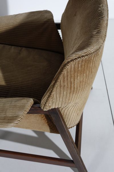 FRATTINI GIANFRANCO (1926 - 2004) : Coppia di poltrone 849 per Cassina  - Asta Asta 371 | DESIGN E ARTI DECORATIVE DEL NOVECENTO Online - Associazione Nazionale - Case d'Asta italiane