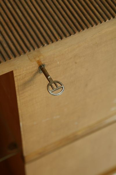 PONTI GIO (1891 - 1979) : nello stile di. Mobile da soggiorno  - Asta Asta 371 | DESIGN E ARTI DECORATIVE DEL NOVECENTO Online - Associazione Nazionale - Case d'Asta italiane