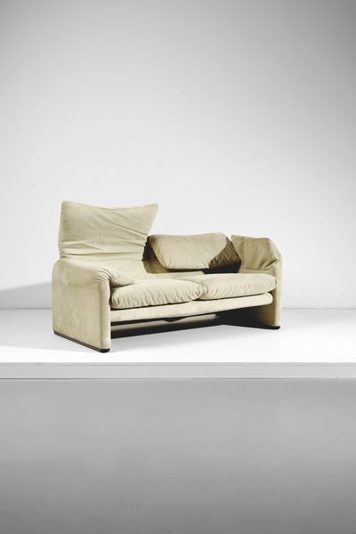 MAGISTRETTI VICO (1920 - 2006) : Divano Maralunga per Cassina  - Asta Asta 371 | DESIGN E ARTI DECORATIVE DEL NOVECENTO Online - Associazione Nazionale - Case d'Asta italiane