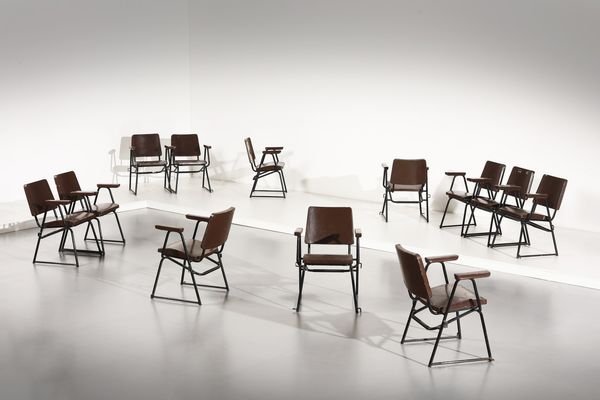 GRUPPO BBPR (n. 1932) : attribuito. Dodici sedie  - Asta Asta 371 | DESIGN E ARTI DECORATIVE DEL NOVECENTO Online - Associazione Nazionale - Case d'Asta italiane