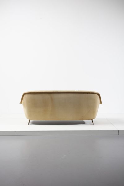 ROSSI DI ALBIZZATE GIUSEPPE (1909 - 2003) : attribuito. Divano  - Asta Asta 371 | DESIGN E ARTI DECORATIVE DEL NOVECENTO Online - Associazione Nazionale - Case d'Asta italiane