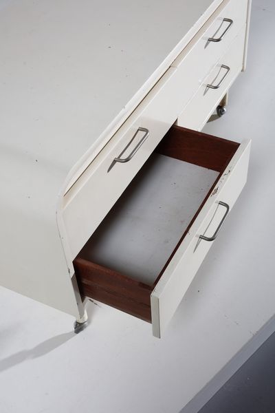 CHIGGIO ENNIO (n. 1938) : Cassettiera per Nikol  - Asta Asta 371 | DESIGN E ARTI DECORATIVE DEL NOVECENTO Online - Associazione Nazionale - Case d'Asta italiane