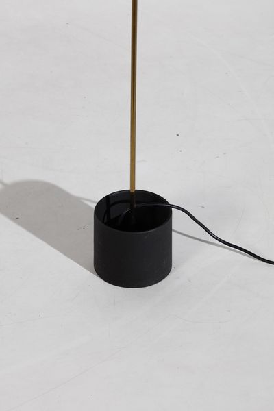 MANIFATTURA ITALIANA : Coppia di lampade da terra  - Asta Asta 371 | DESIGN E ARTI DECORATIVE DEL NOVECENTO Online - Associazione Nazionale - Case d'Asta italiane