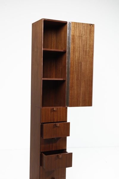 SCARPA AFRA (1937 -2011) & TOBIA (n. 1935) : attribuito. Mobile da soggiorno a colonna per Bernini  - Asta Asta 371 | DESIGN E ARTI DECORATIVE DEL NOVECENTO Online - Associazione Nazionale - Case d'Asta italiane