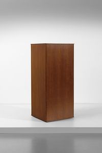 SCARPA AFRA (1937 -2011) & TOBIA (n. 1935) - attribuito. Mobile appendiabiti per Bernini