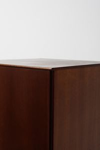 SCARPA AFRA (1937 -2011) & TOBIA (n. 1935) : attribuito. Mobile appendiabiti per Bernini  - Asta Asta 371 | DESIGN E ARTI DECORATIVE DEL NOVECENTO Online - Associazione Nazionale - Case d'Asta italiane