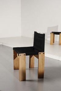 SCARPA TOBIA (n. 1935) : Sei sedie Monk per Molteni  - Asta Asta 371 | DESIGN E ARTI DECORATIVE DEL NOVECENTO Online - Associazione Nazionale - Case d'Asta italiane