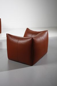 BELLINI MARIO (n. 1935) : Divano e poltrona Le Bambole  - Asta Asta 371 | DESIGN E ARTI DECORATIVE DEL NOVECENTO Online - Associazione Nazionale - Case d'Asta italiane