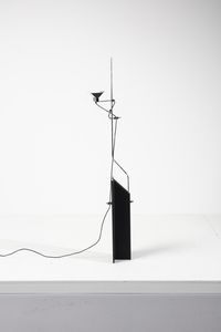 CHIGGIO ENNIO (n. 1938) : Lampada da terra MP per Lumenform  - Asta Asta 371 | DESIGN E ARTI DECORATIVE DEL NOVECENTO Online - Associazione Nazionale - Case d'Asta italiane