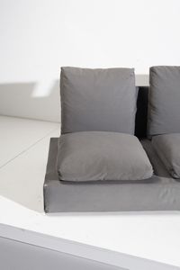 VIGANO' VITTORIANO (1919 - 1996) : Divano  - Asta Asta 371 | DESIGN E ARTI DECORATIVE DEL NOVECENTO Online - Associazione Nazionale - Case d'Asta italiane