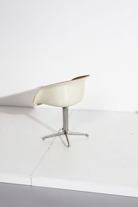 EAMES CHARLES & RAY (1907 - 1978) : attribuito. Quattro poltroncine  - Asta Asta 371 | DESIGN E ARTI DECORATIVE DEL NOVECENTO Online - Associazione Nazionale - Case d'Asta italiane
