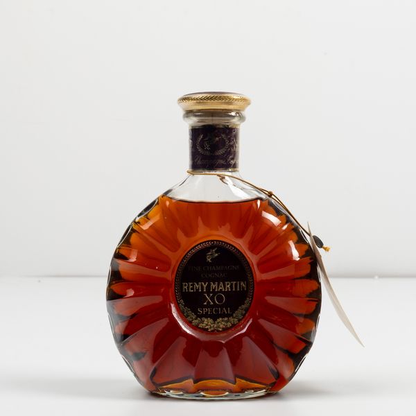 Remy Martin, Fine Champagne Cognac XO  - Asta Spirito del tempo  - Associazione Nazionale - Case d'Asta italiane