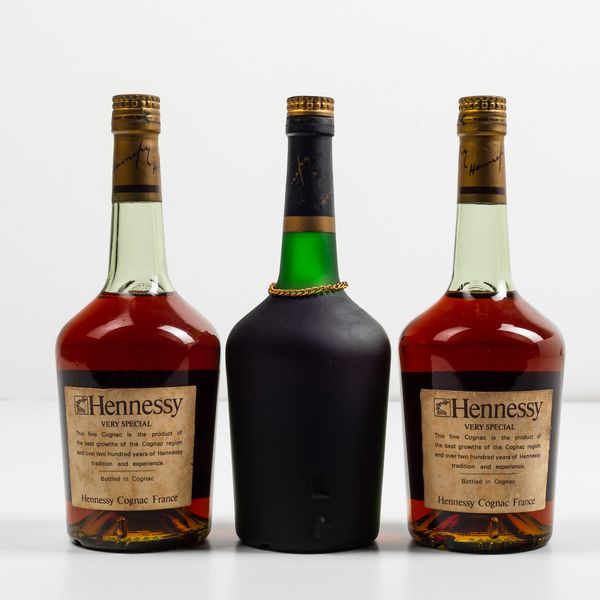 Hennessy, Cognac Very Special<BR>Hennessy, Cognac Napoleon Bors d'Or  - Asta Spirito del tempo  - Associazione Nazionale - Case d'Asta italiane