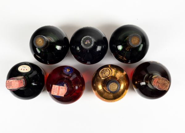 Courvoisier, Cognac Napoleon Cour Imperiale nombre limit� <BR>Courvoisier, Cognac V.S.O.P.<BR>Courvoisier, Cognac Trois Etoilles Lux <BR>Courvoisier, Liqueur Cognac V.S.O.P. <BR>Courvoisier, Cognac V.S.  - Asta Spirito del tempo  - Associazione Nazionale - Case d'Asta italiane