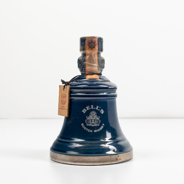 Bell's, Scotch Whisky Royal Reserve 20 years old  - Asta Spirito del tempo  - Associazione Nazionale - Case d'Asta italiane