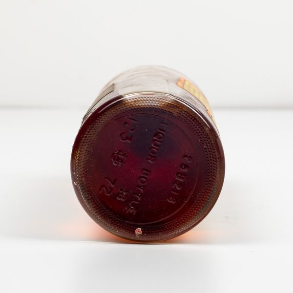 Old Quaker, Straight Bourbon Whiskey 4 years old  - Asta Spirito del tempo  - Associazione Nazionale - Case d'Asta italiane