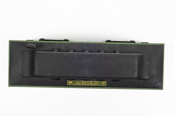 James B. Beam, Kentucky Straight Bourbon Decanter Baggage Jersey & Western Whiskey Beam 150 months old  - Asta Spirito del tempo  - Associazione Nazionale - Case d'Asta italiane