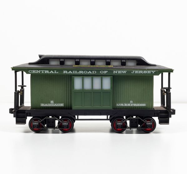 James B. Beam, Kentucky Straight Bourbon Decanter Baggage Jersey & Western Whiskey Beam 150 months old  - Asta Spirito del tempo  - Associazione Nazionale - Case d'Asta italiane