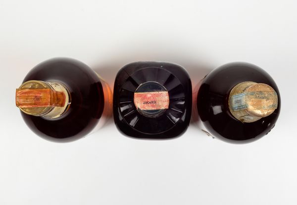 Four Roses, American Light Whisky<BR>Barton's QT, American Whisky<BR>I.W. Harper, Kentucky Straight Bourbon Whisky<BR>  - Asta Spirito del tempo  - Associazione Nazionale - Case d'Asta italiane