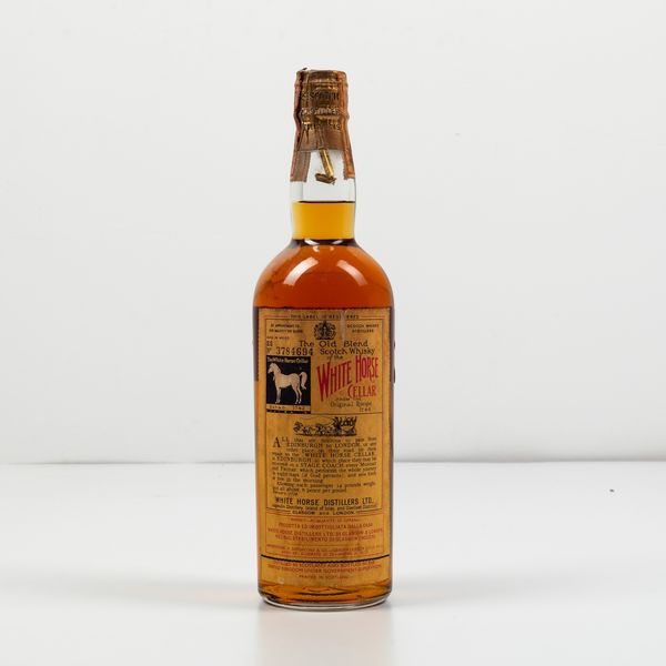 White Horse Distillers, Old Blend Scotch Whisky  - Asta Spirito del tempo  - Associazione Nazionale - Case d'Asta italiane