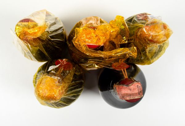 Sanchez Romate, Brandy Gran Reserva Cardenal Mendoza 5 bts - 1 OC Cardenal Mendoza Romate Gran reserve 75 cl 45� imp Bellini anni 70  - Asta Spirito del tempo  - Associazione Nazionale - Case d'Asta italiane