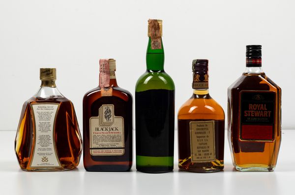 Black Jack, Finest Scotch Whisky 5 years old<BR>Something Special, Scotch Whisky 12 years old<BR>Bonnie Clyde, Blended Scotch Whisky 5 years old<BR>Cromwell�s, Scotch Whisky 12 years old<BR>Royal Stewart, Scotch Whisky 12 years old  - Asta Spirito del tempo  - Associazione Nazionale - Case d'Asta italiane