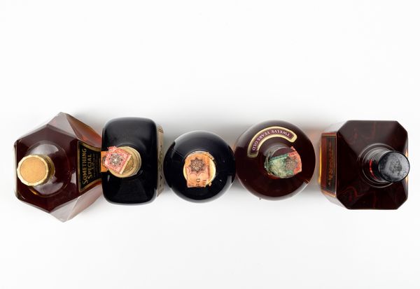 Black Jack, Finest Scotch Whisky 5 years old<BR>Something Special, Scotch Whisky 12 years old<BR>Bonnie Clyde, Blended Scotch Whisky 5 years old<BR>Cromwell�s, Scotch Whisky 12 years old<BR>Royal Stewart, Scotch Whisky 12 years old  - Asta Spirito del tempo  - Associazione Nazionale - Case d'Asta italiane