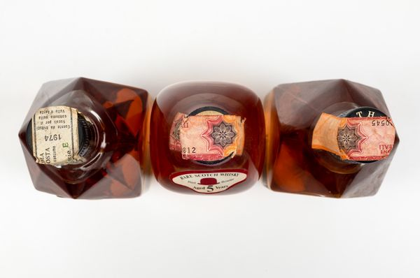 The Antiquary, De Luxe Old Scotch Whisky 12 years old<BR>The Antiquary, Finest Old Scotch Whisky 12 years old<BR>Francis, Rare Scotch Whisky 5 years old  - Asta Spirito del tempo  - Associazione Nazionale - Case d'Asta italiane