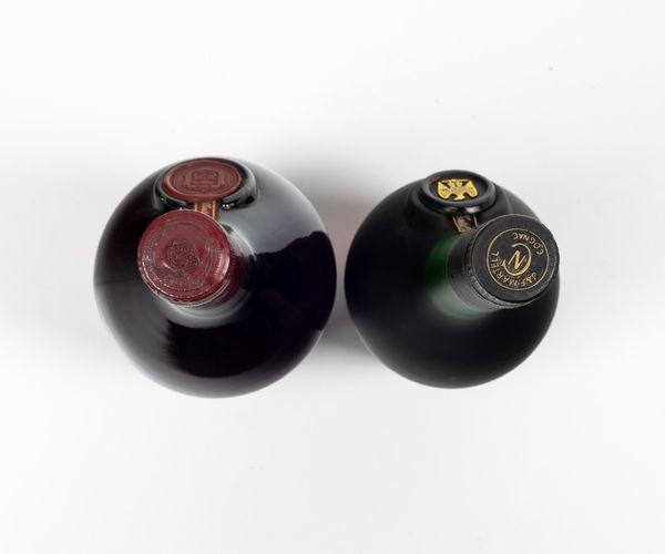 Martell, Cognac Napoleon Cordon Noir<BR>Martell, Cognac Cordon Rubis Reserve  - Asta Spirito del tempo  - Associazione Nazionale - Case d'Asta italiane