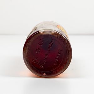 Old Quaker, Straight Bourbon Whiskey 4 years old  - Asta Spirito del tempo  - Associazione Nazionale - Case d'Asta italiane