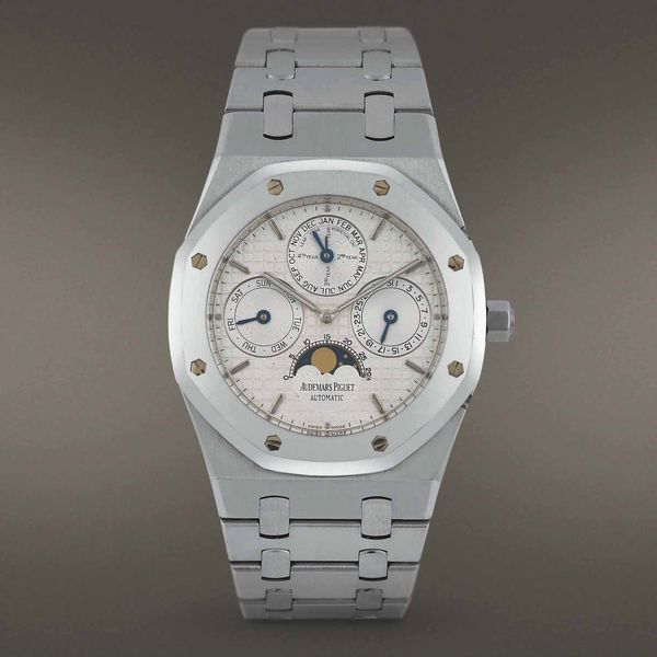 AUDEMAR PIGUET - Royal Oak Quantieme Perpetuelle Automatique<BR>Orologio a carica automatica in acciaio. Quadrante bianco con lavorazione grande tapisserie.  - Asta The One, for passionate only - Associazione Nazionale - Case d'Asta italiane