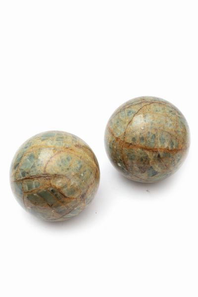 Coppia di sfere in marmo, secolo XX  - Asta Incanti d'Arte - Associazione Nazionale - Case d'Asta italiane