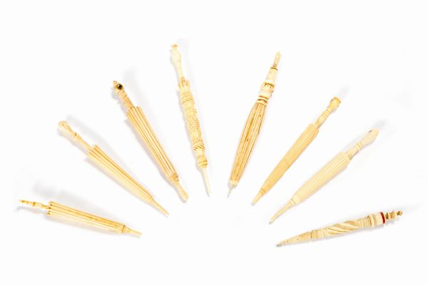 Lotto composto da otto agorai, di misure e fogge diverse, secolo XIX  - Asta Incanti d'Arte - Associazione Nazionale - Case d'Asta italiane