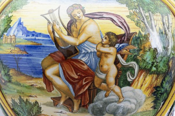 Vaso a due corpi in maiolica istoriata con scene mitologiche, fine secolo XIX  - Asta Incanti d'Arte - Associazione Nazionale - Case d'Asta italiane