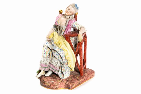 Scultura in porcellana di Meissen raffigurante giovane donna seduta dormiente, secolo XIX  - Asta Incanti d'Arte - Associazione Nazionale - Case d'Asta italiane
